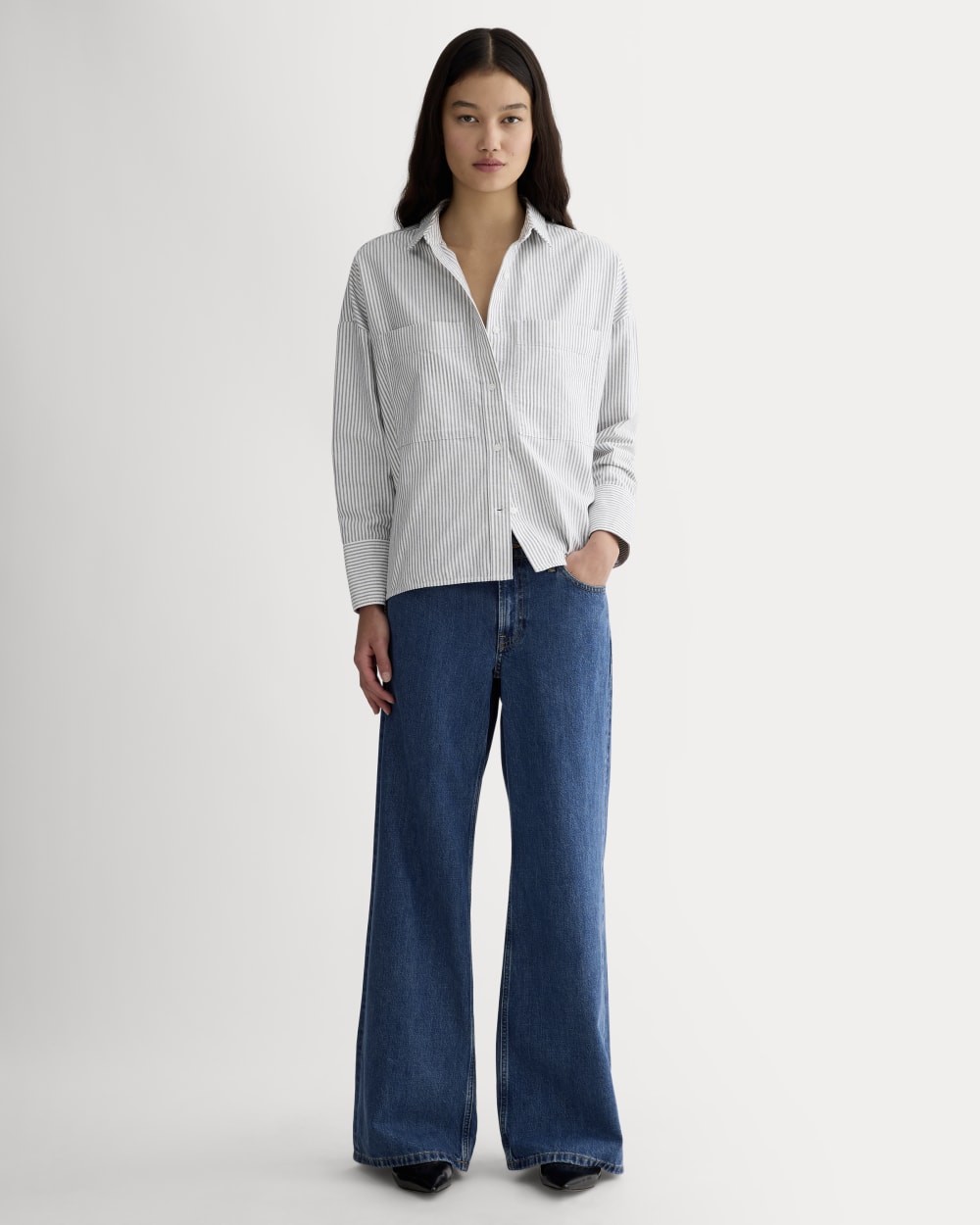 The Boxy Oxford | Black / White