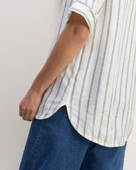 The Bib Shirt in Linen | Bone / Navy