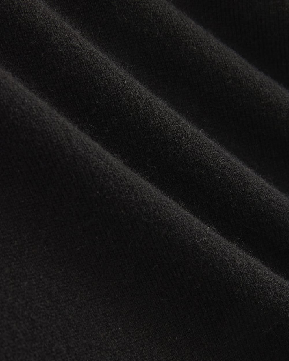 Cashmere Cropped High-V Sweater | Black