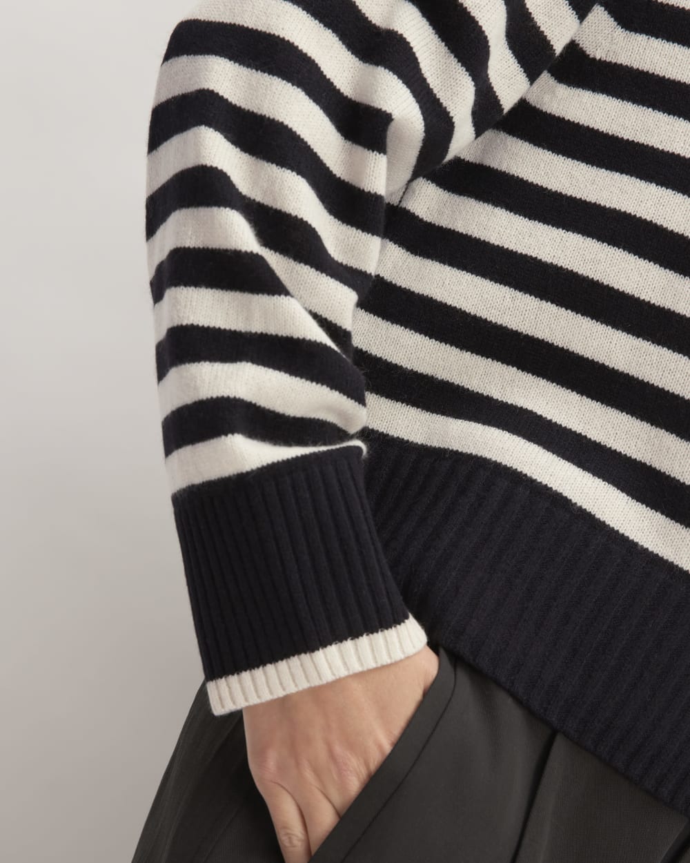 The Boxy Crew in Cashmere | Black / Bone