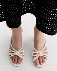 The Bow Heel | Canvas