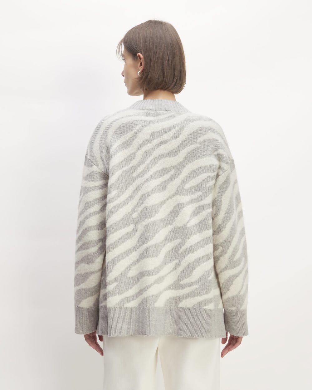 The Alpaca Tiger Jacquard Cardigan | Heathered Grey / Snow