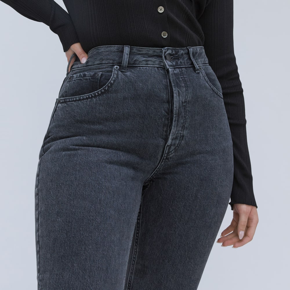 The '90s Cheeky Hourglass Jean | Washed Black | 26.5 Inseam
