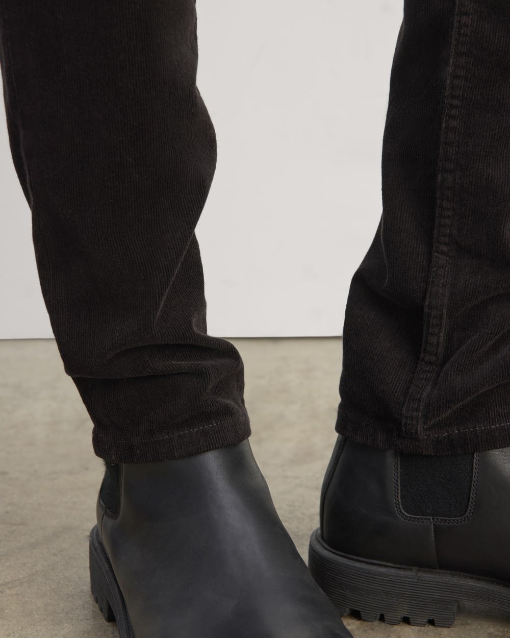 The 5-Pocket Pant in Corduroy | Black