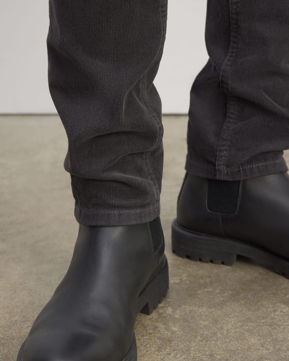 The 5-Pocket Pant in Corduroy | Graphite