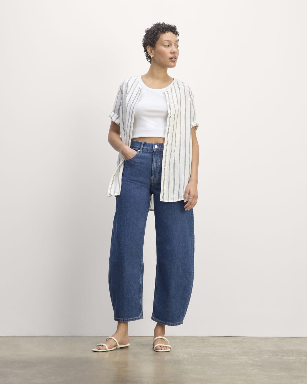 The Bib Shirt in Linen | Bone / Navy