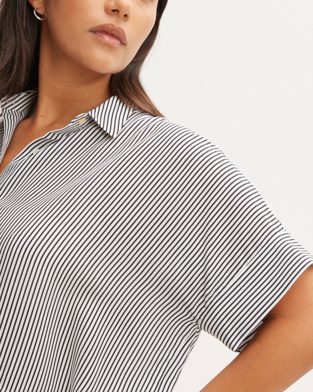 The Boxy Shirt in Washable Silk | Black / White