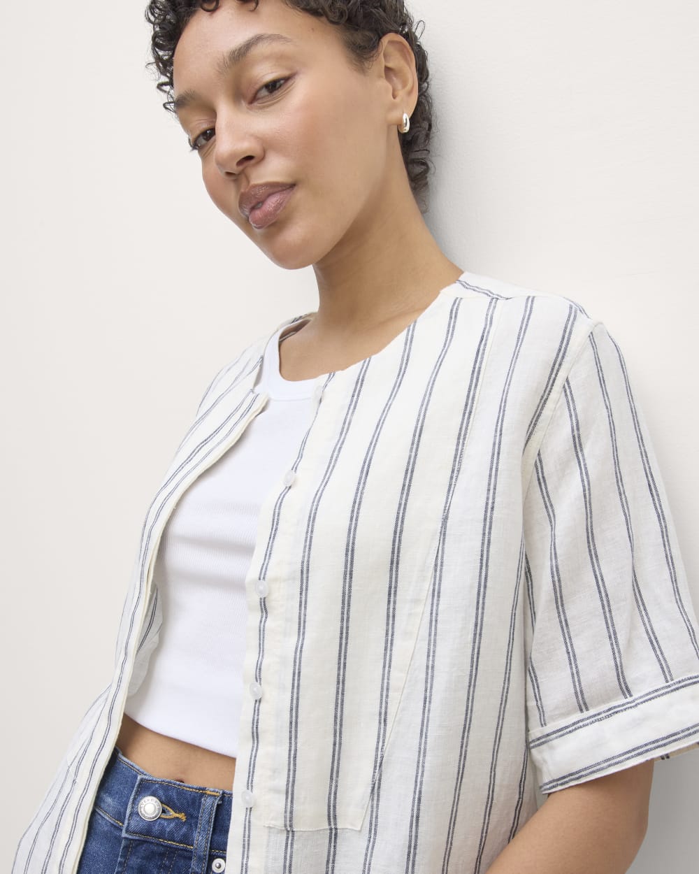 The Bib Shirt in Linen | Bone / Navy