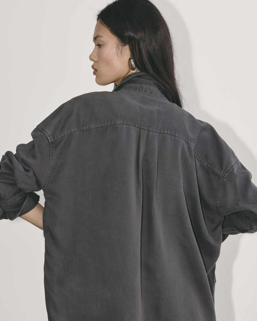 The Boxy Overshirt in Buttersoft | Graphite