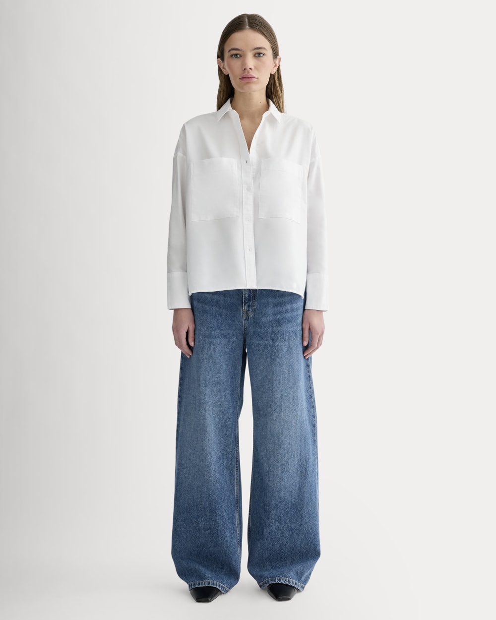 The Boxy Oxford | White