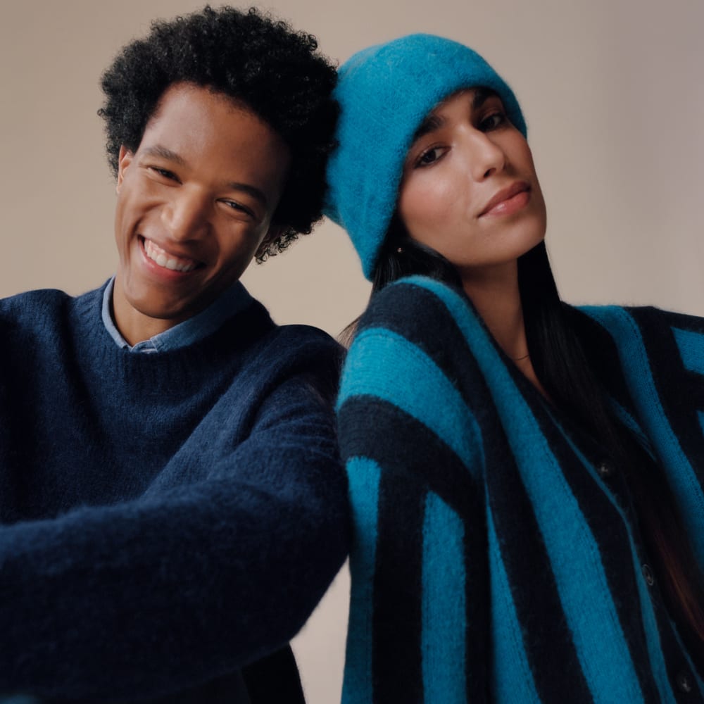 The Alpaca V-Neck Cropped Cardigan | Horizon Blue / Ocean Cavern