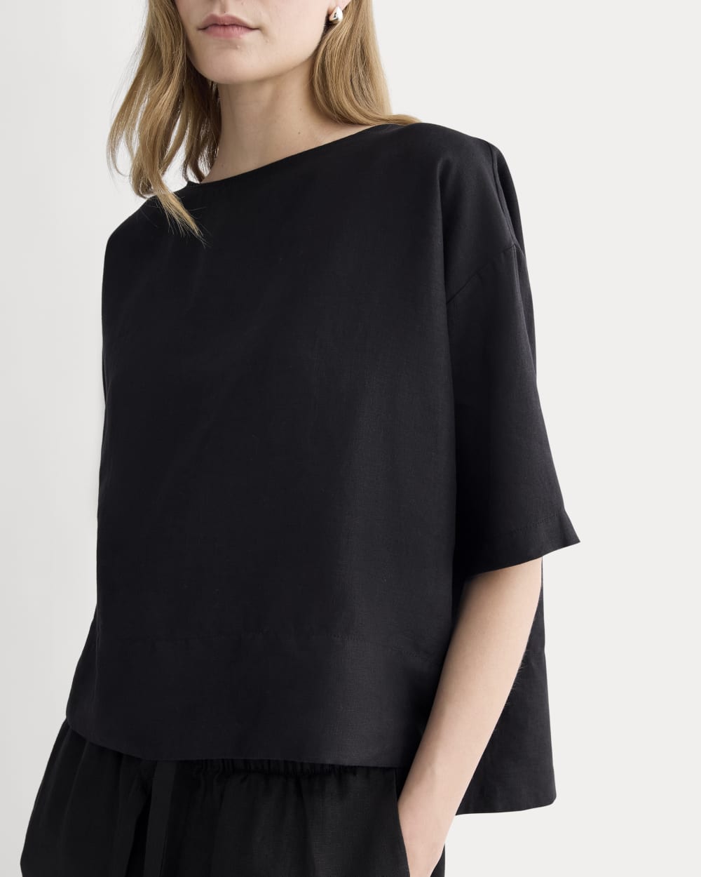 The Boatneck Top in Linen | Black